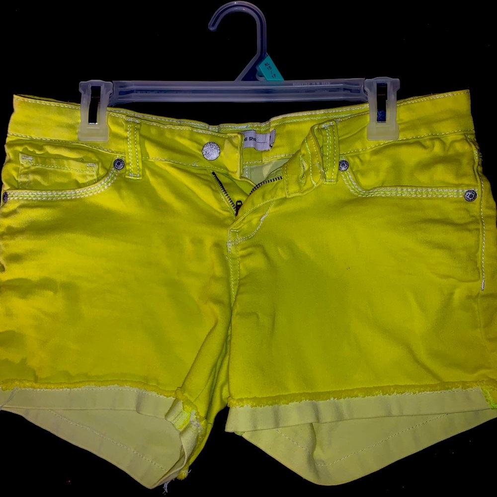 Yellow Levi Shorts size 7. Perfect condition!